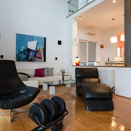 Aylin 5-bed Next To The Sea Villa *