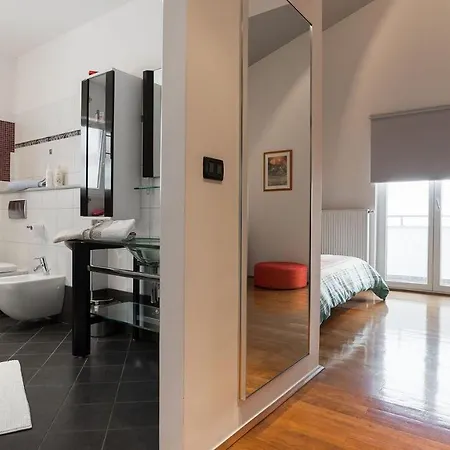 Aylin 5-bed Next To The Sea *