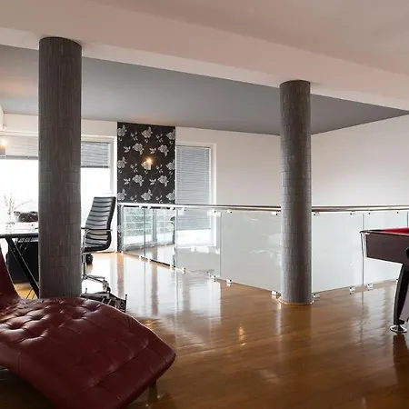 Willa Aylin 5-bed Next To The Sea