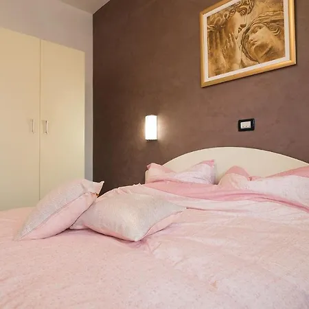 Aylin 5-bed Next To The Sea Villa *