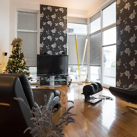 Aylin 5-bed Next To The Sea *