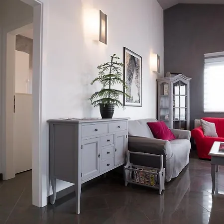 Aylin 5-bed Next To The Sea * Pjescana Uvala