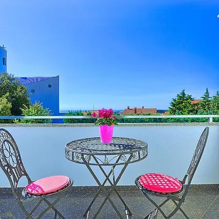 Aylin 5-bed Next To The Sea
