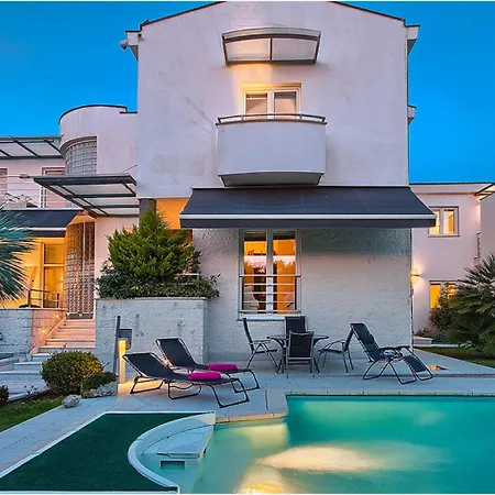 5bed Villa-sleeps 10- Pool Parking Near The Sea Villa Pjescana Uvala
